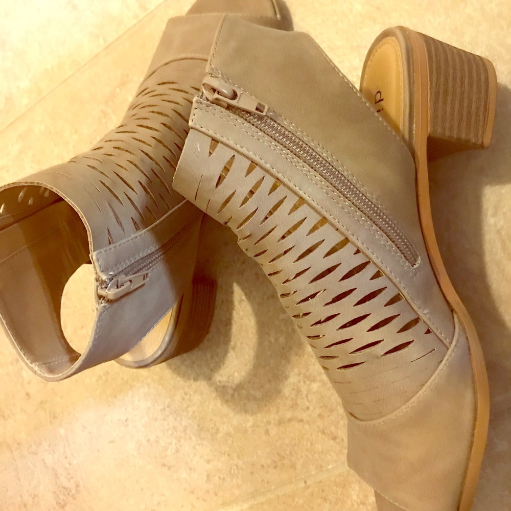 👡 Diba Open Toe Side Zip Bootie
